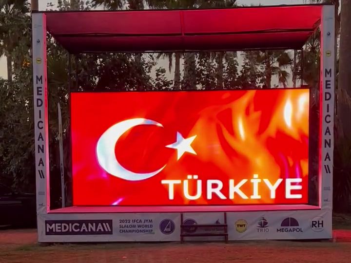 MOBİLED kiralık LED ekran — açık hava sahnesi